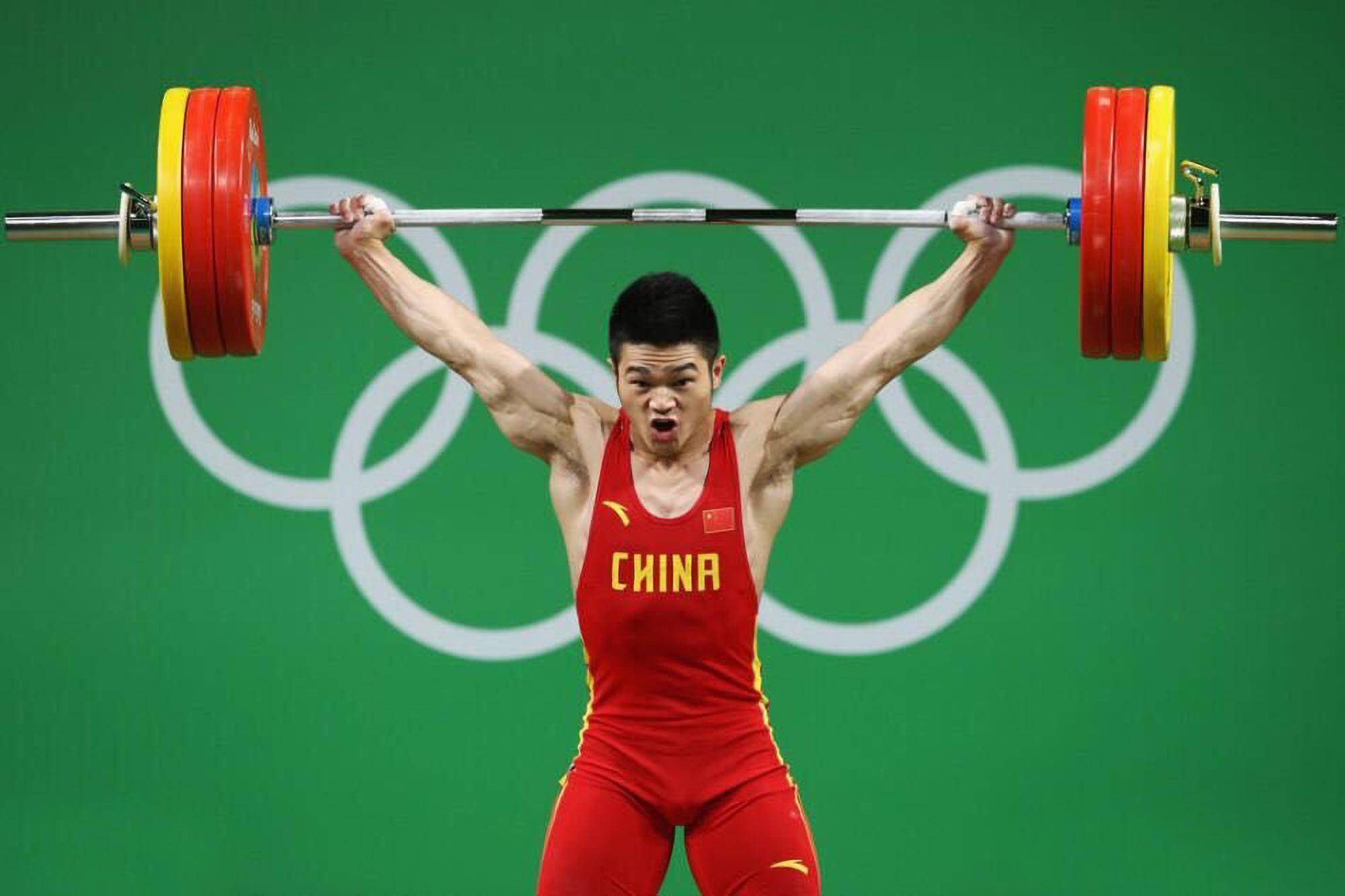 举重比赛现实力对决，谁能称霸？
