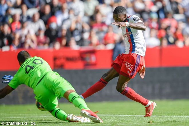 开云体育官网-尼斯客场胜利，继续追赶前四